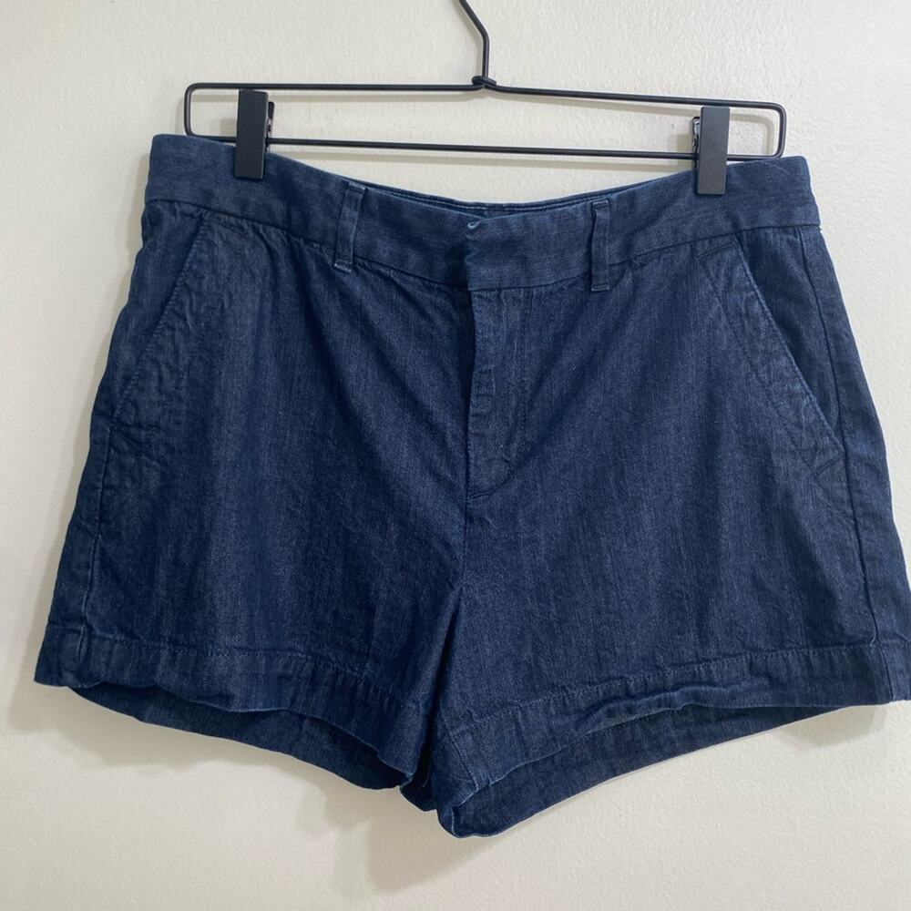 LOFT Women's Shorts - Size 6, Chic & Versatile, Summer Essential